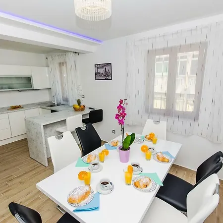 Apartament Keli